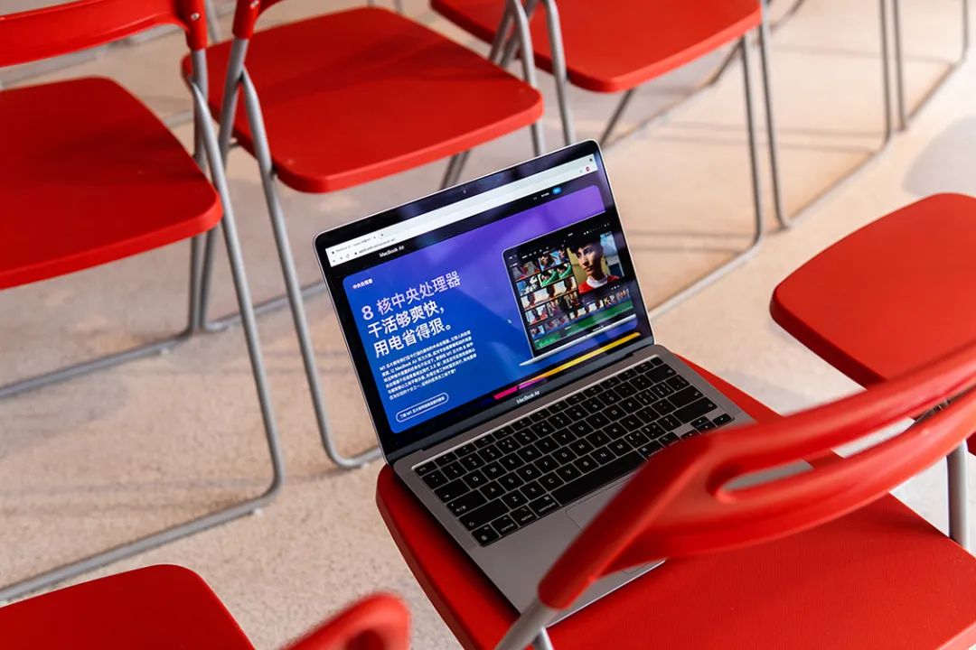 新 MacBook Air 最大的变化是设计，而不是 M2