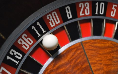 KoningBet Kasino – Hollantilainen Majesteettinen Pelivalikoima ja Turvallisuus Kotimaisille Pelaajille